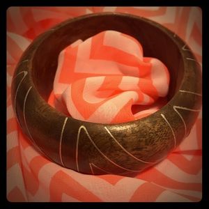 🌸Wood with silver detail bangle🌸
